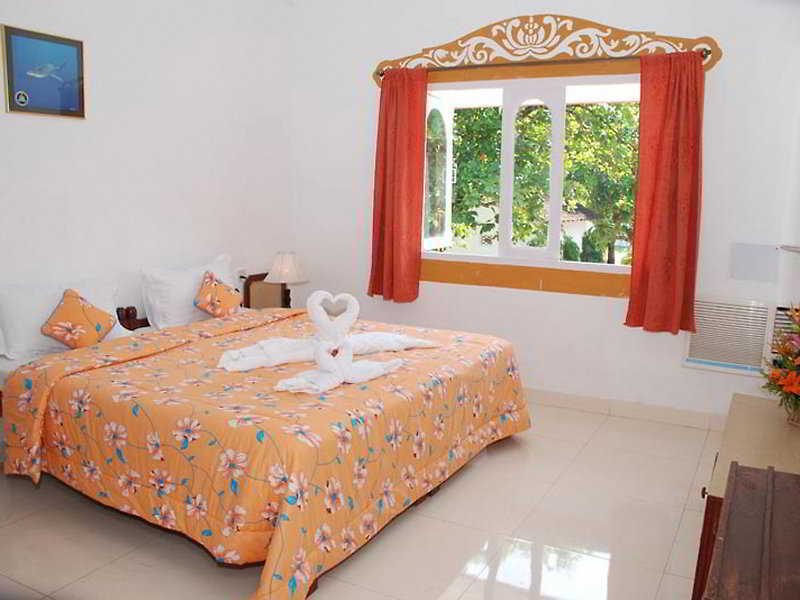 Paradise Village Resort 3*